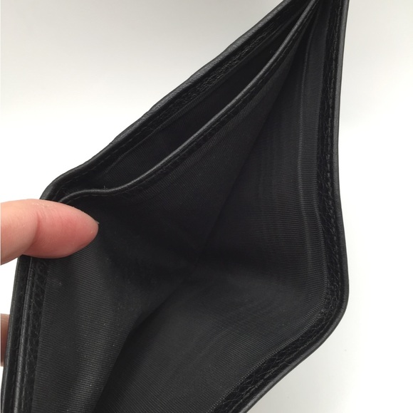 Authentic Gucci Bifold Wallet - Picture 11 of 13